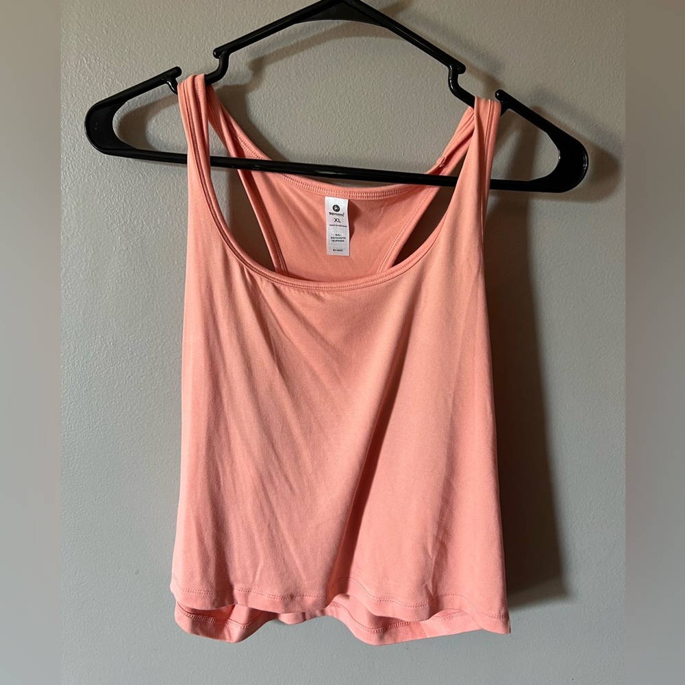 Women’s crop top tank
